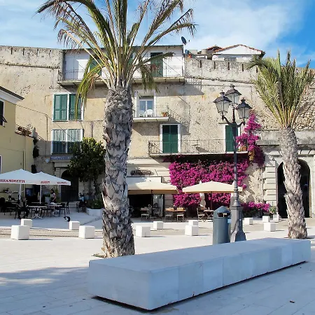 ;villetta Noemi 130s * Ventimiglia